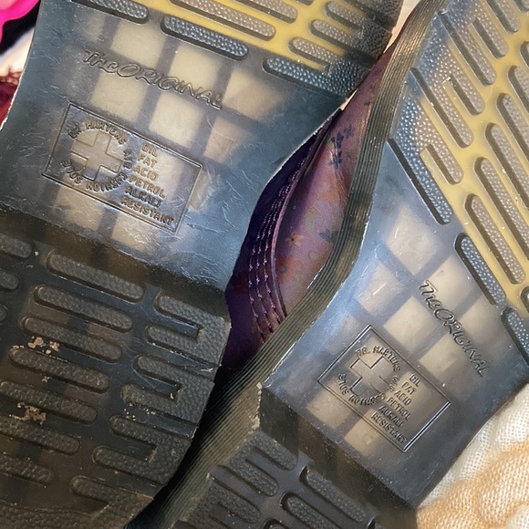 Dr Martens Limited Edition Floral Boot - Picture 7 of 10